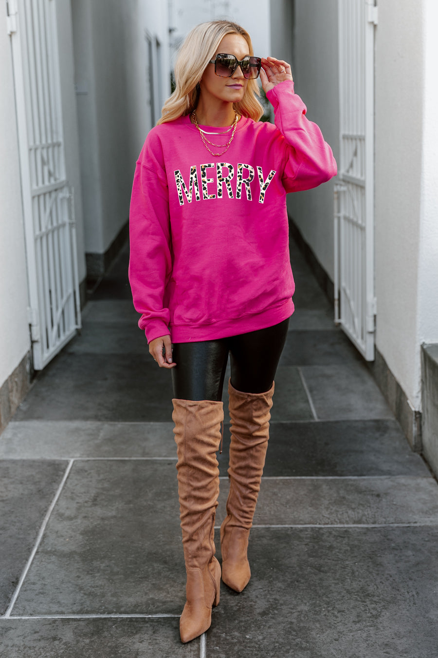 Premium Oversized Holiday Crew Sweatshirt - Ultimate Comfort in Pink